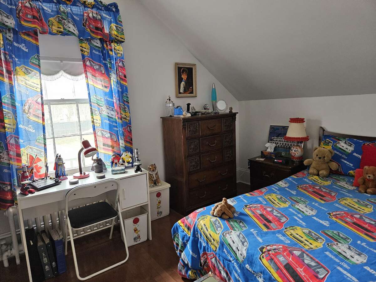 Large Bedroom