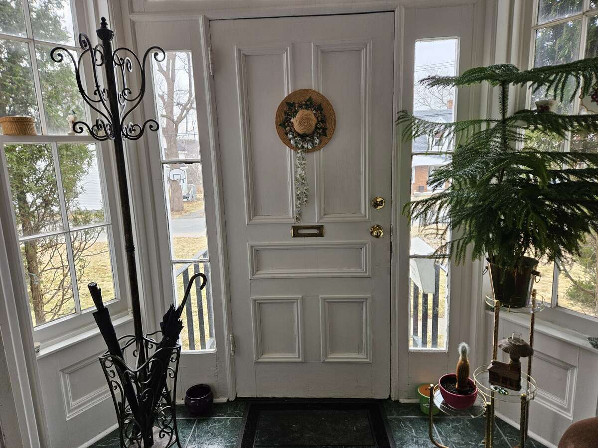 Front Porch/Entry