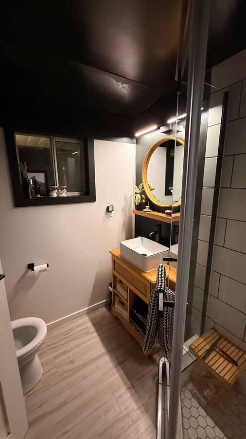 New bathroom (upstairs), with LARGE rainfall shower!