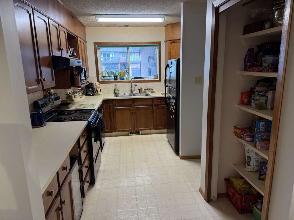 3-bedroom, 2-story townhouse with attached garage.