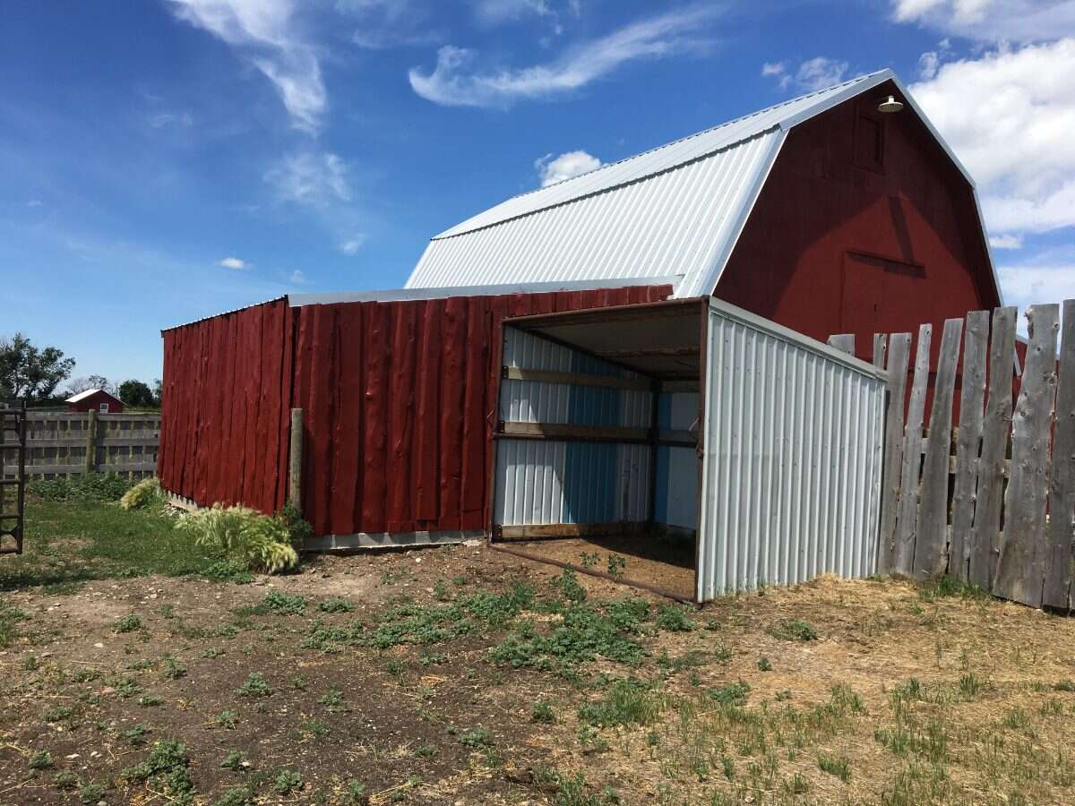 Hobby Farm on 20.14 Acres! 