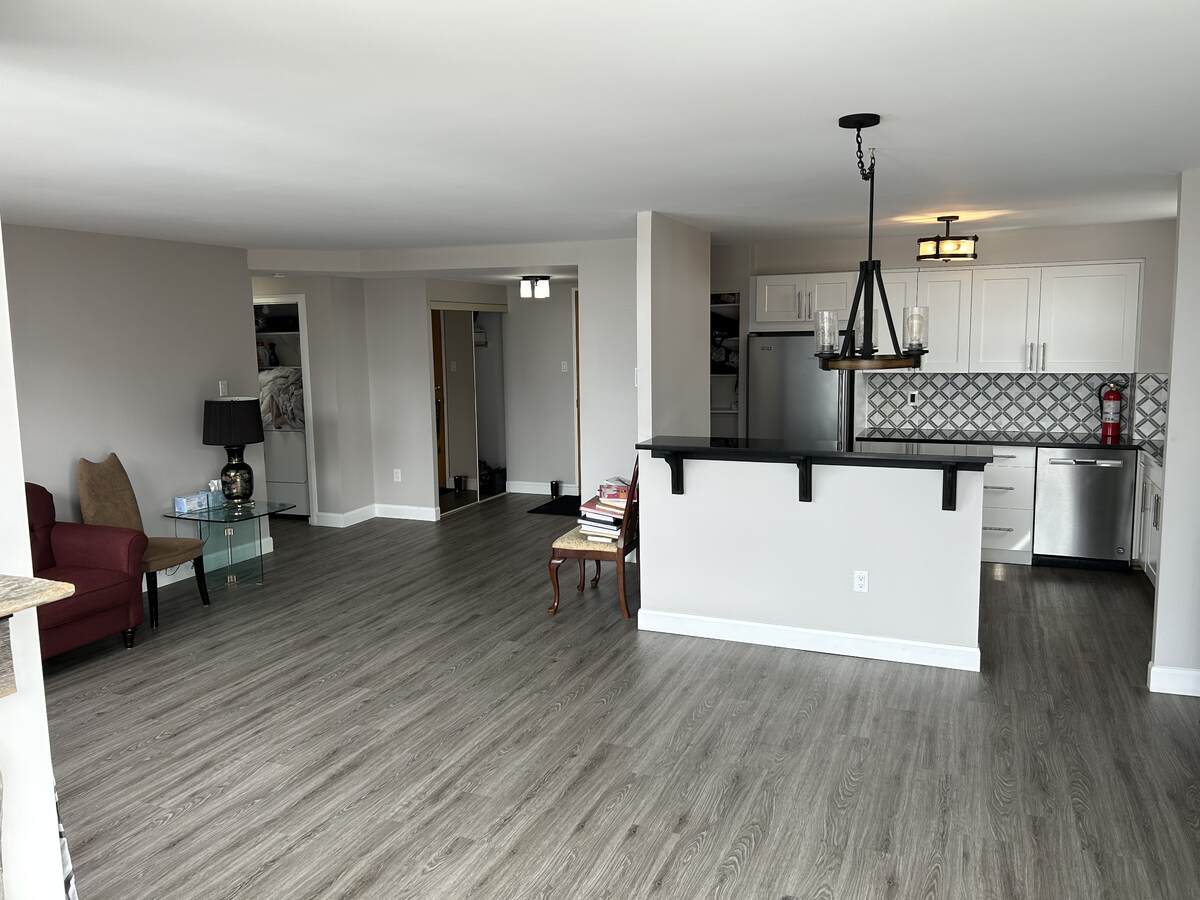 Condo For Sale in Ottawa, ON - 2 bed, 2 bath