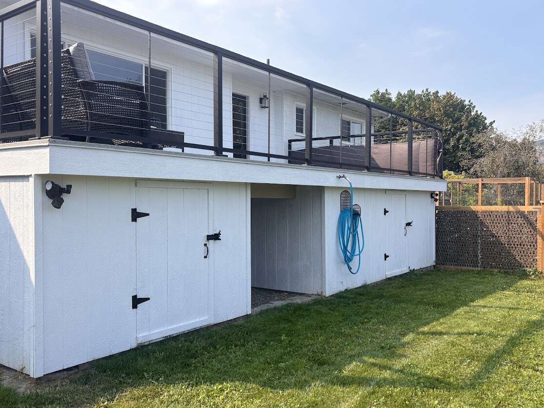 Daylight Rancher with Legal Suite & Stunning Views