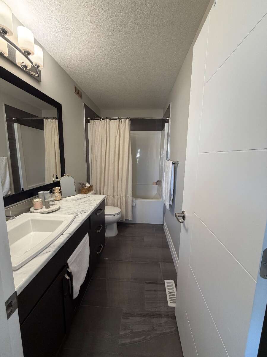 Bright 4 bedroom house