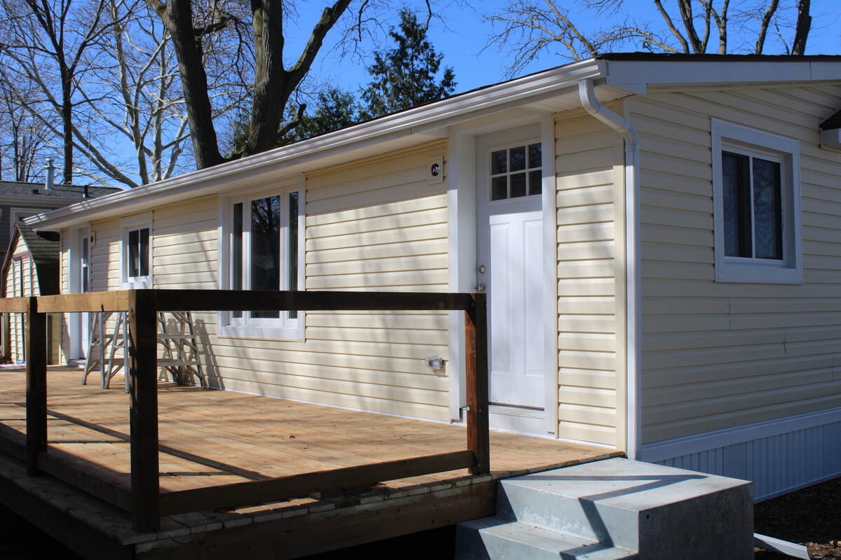 Manufactured Home / Detached House / House / Mobile Home / Modular Home For Sale in Niagara on the Lake, ON - 1 bed, 1 bath
