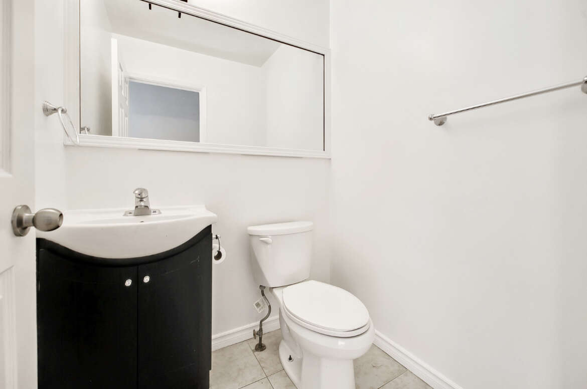 RENOVATED 3 Bedroom Townhome for Rent (Meadowvale)