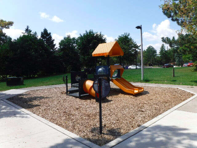RENOVATED 3 Bedroom Townhome for Rent (Meadowvale)