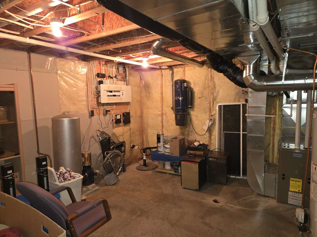 MECHANICAL / FURNACE ROOM