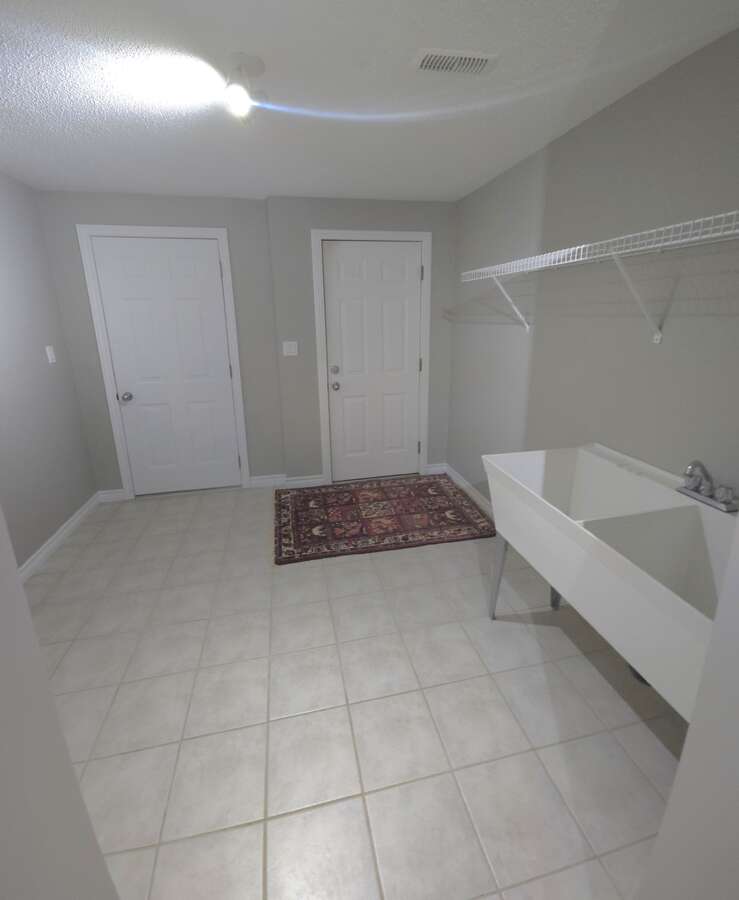 BASEMENT LAUNDRY ROOM