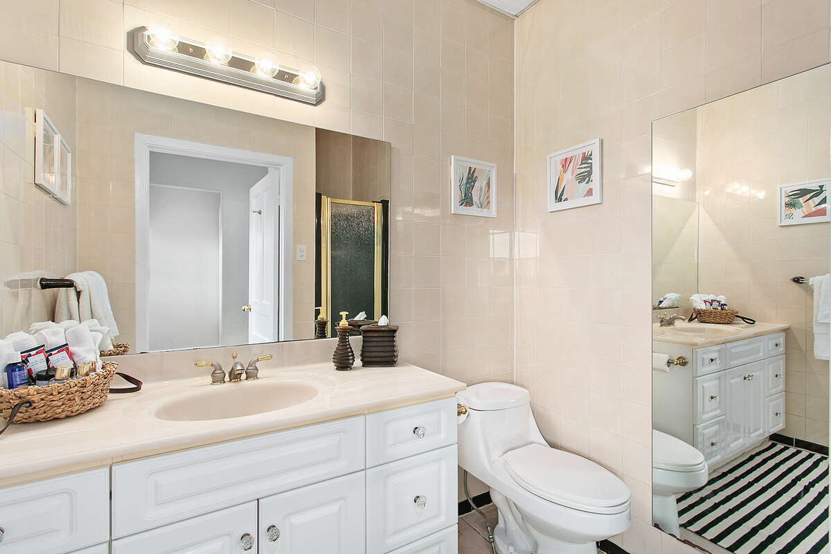 Main floor 3-pc bath