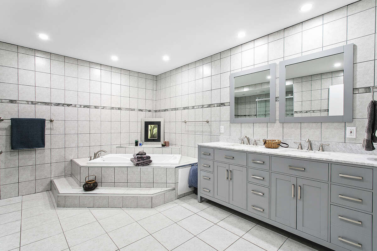 Ensuite master bath