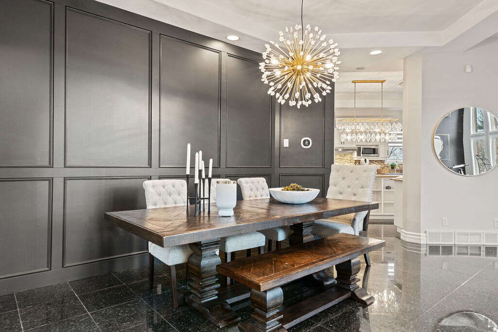 Luxury home 4056sqft - 4+3 Beds, 4 Full Baths