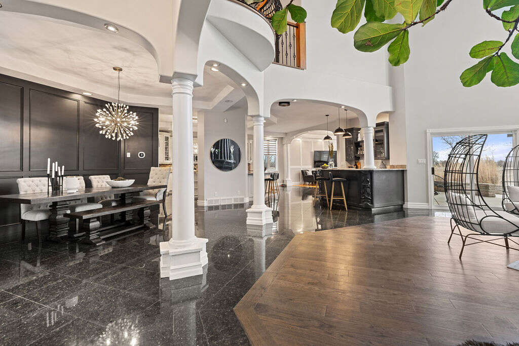 Luxury home 4056sqft - 4+3 Beds, 4 Full Baths