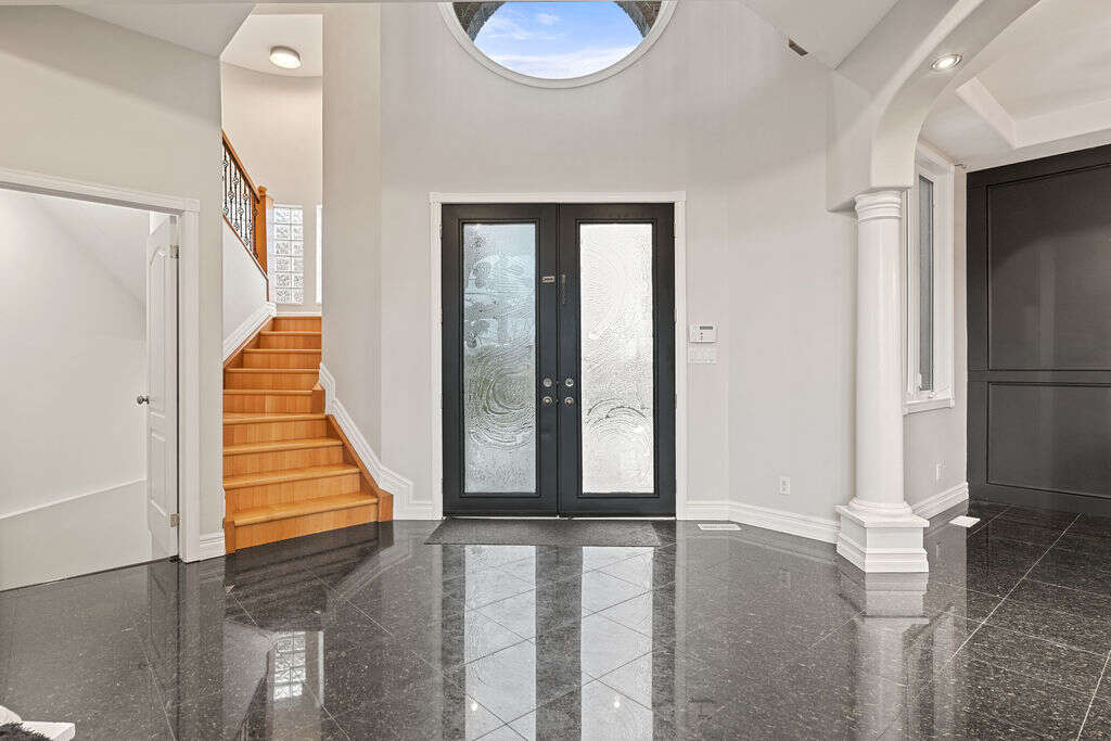 Luxury home 4056sqft - 4+3 Beds, 4 Full Baths