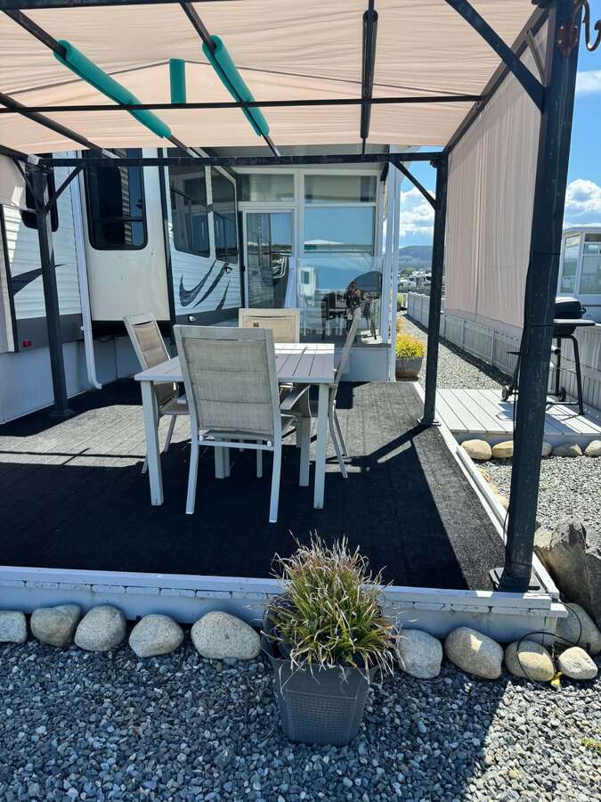 Oceanview Trailer and Sunroom