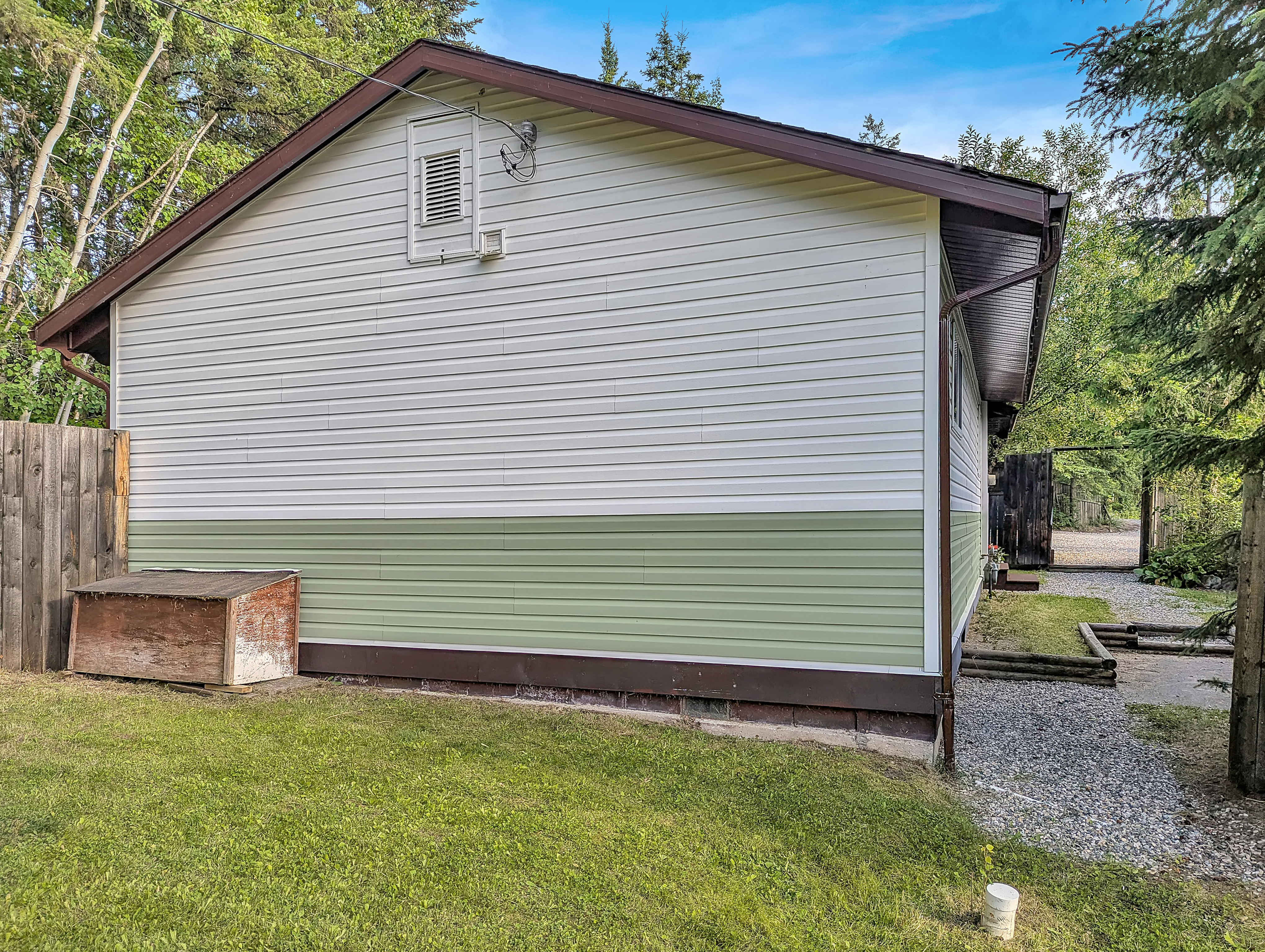 Two Detached Homes on a Private 1-Acre Property