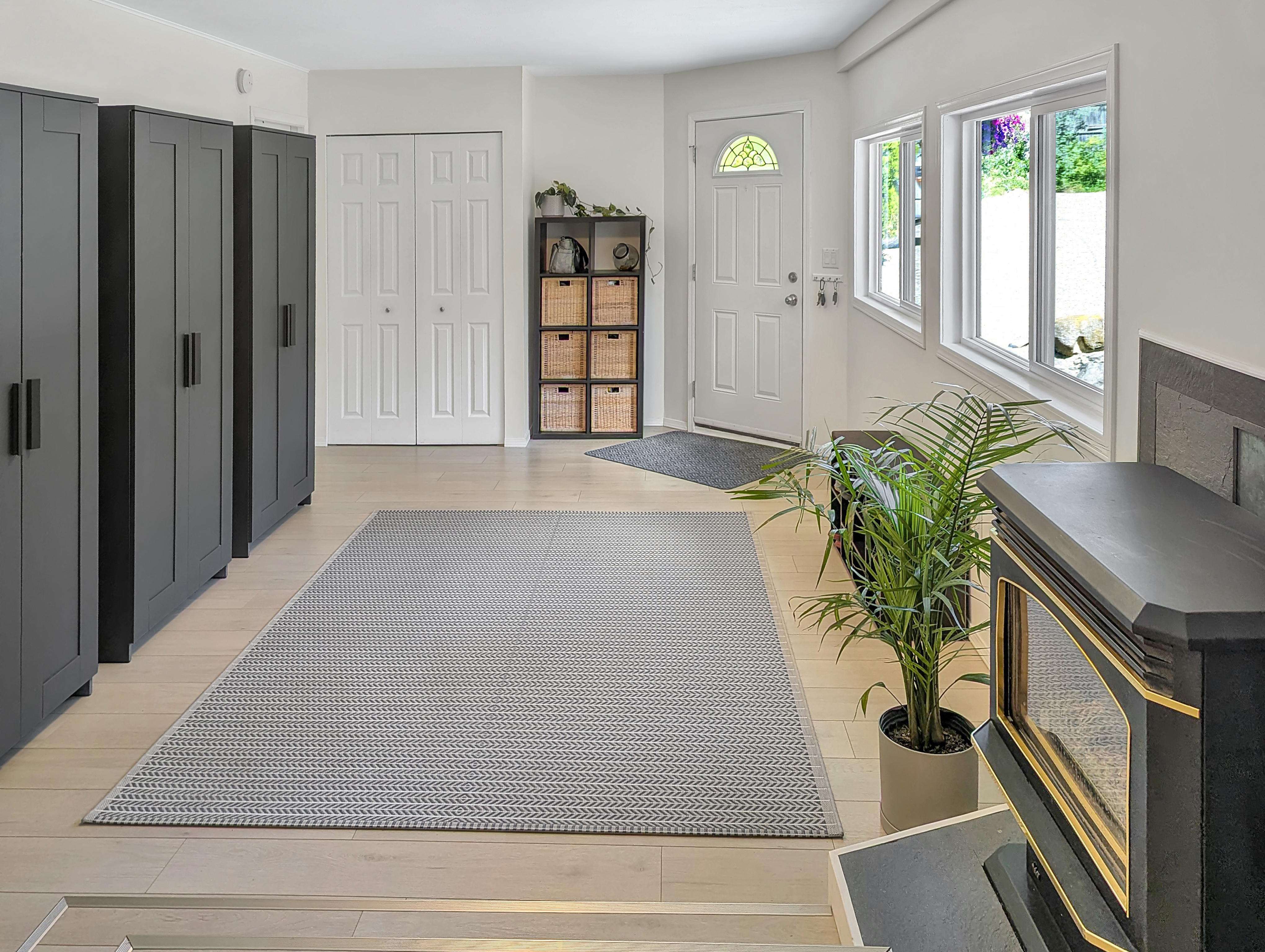 Two Detached Homes on a Private 1-Acre Property