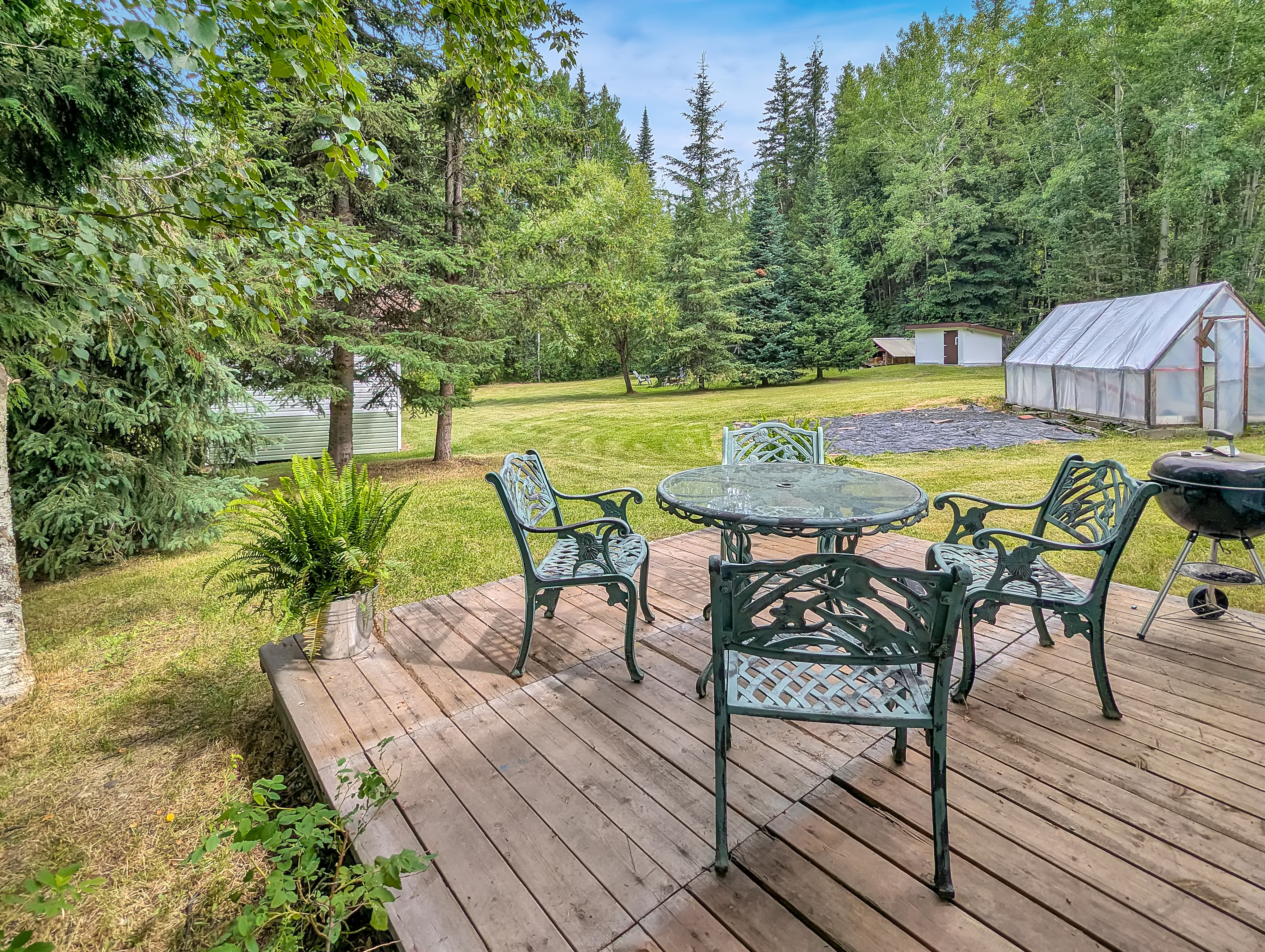 Two Detached Homes on a Private 1-Acre Property