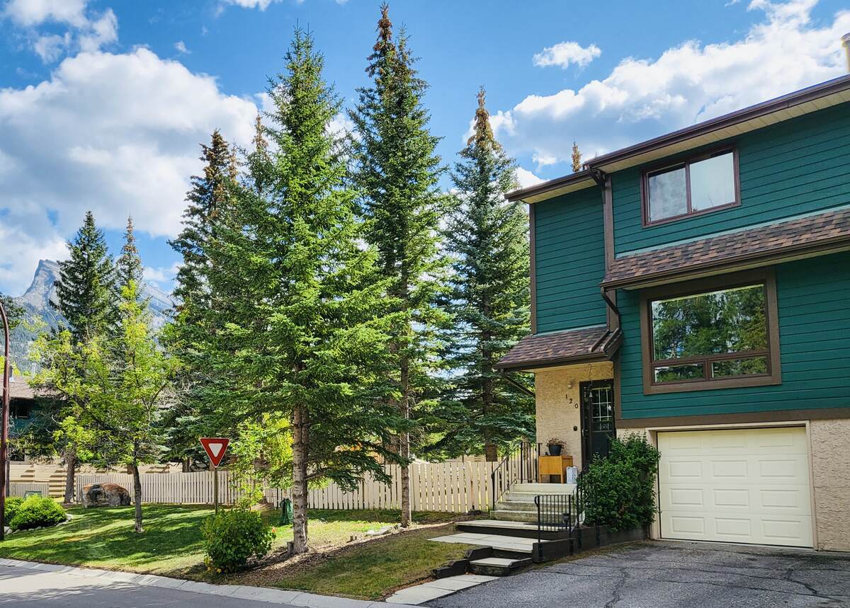 Townhouse For Sale in Banff, AB - 2 bed, 2.5 bath