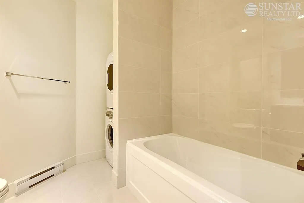 Bright 1 Bedroom + Flex Condo with Huge Balcony