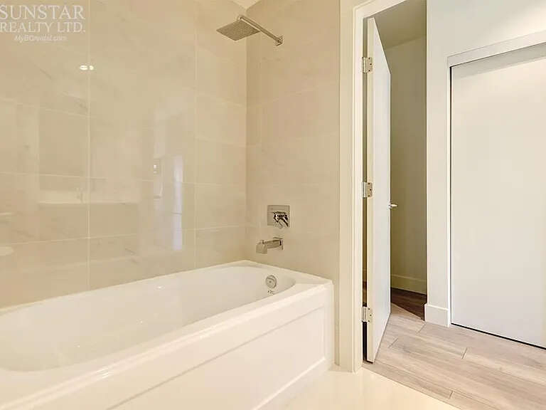 Bright 1 Bedroom + Flex Condo with Huge Balcony