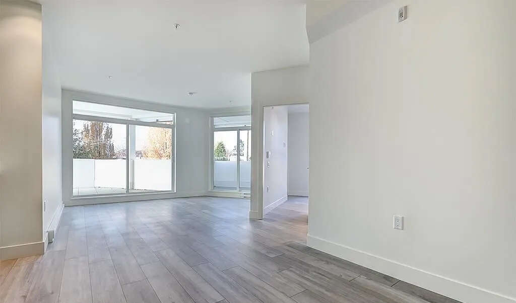 Bright 1 Bedroom + Flex Condo with Huge Balcony