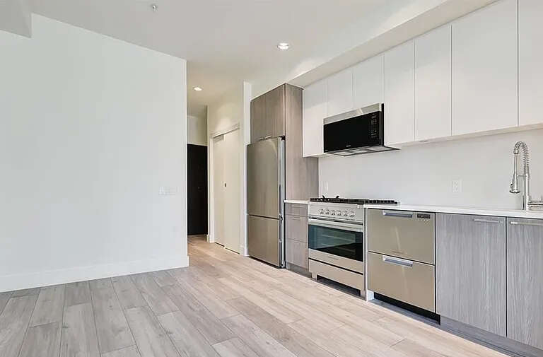 Bright 1 Bedroom + Flex Condo with Huge Balcony