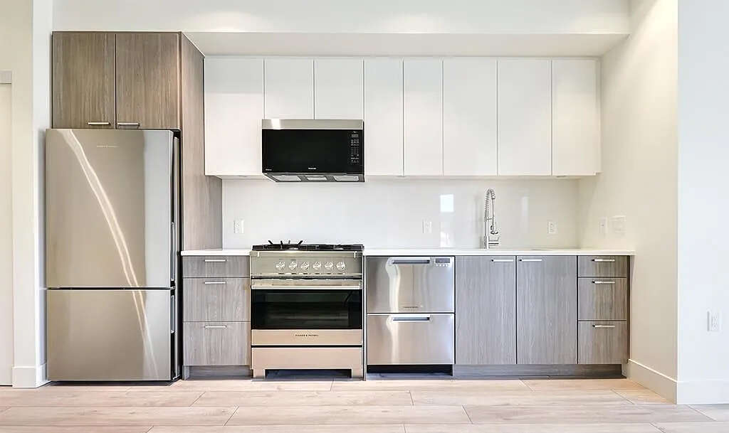 Bright 1 Bedroom + Flex Condo with Huge Balcony