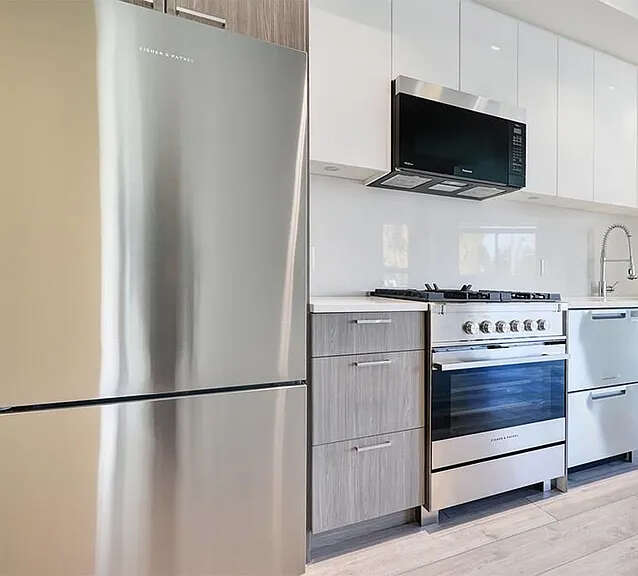 Bright 1 Bedroom + Flex Condo with Huge Balcony
