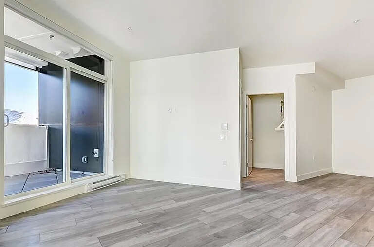 Bright 1 Bedroom + Flex Condo with Huge Balcony