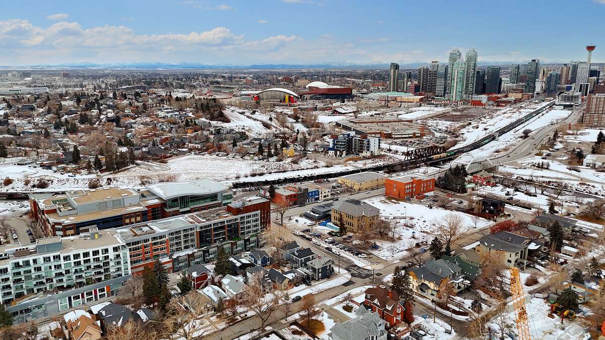 Aerial SW Facing - Saddledome walking distance