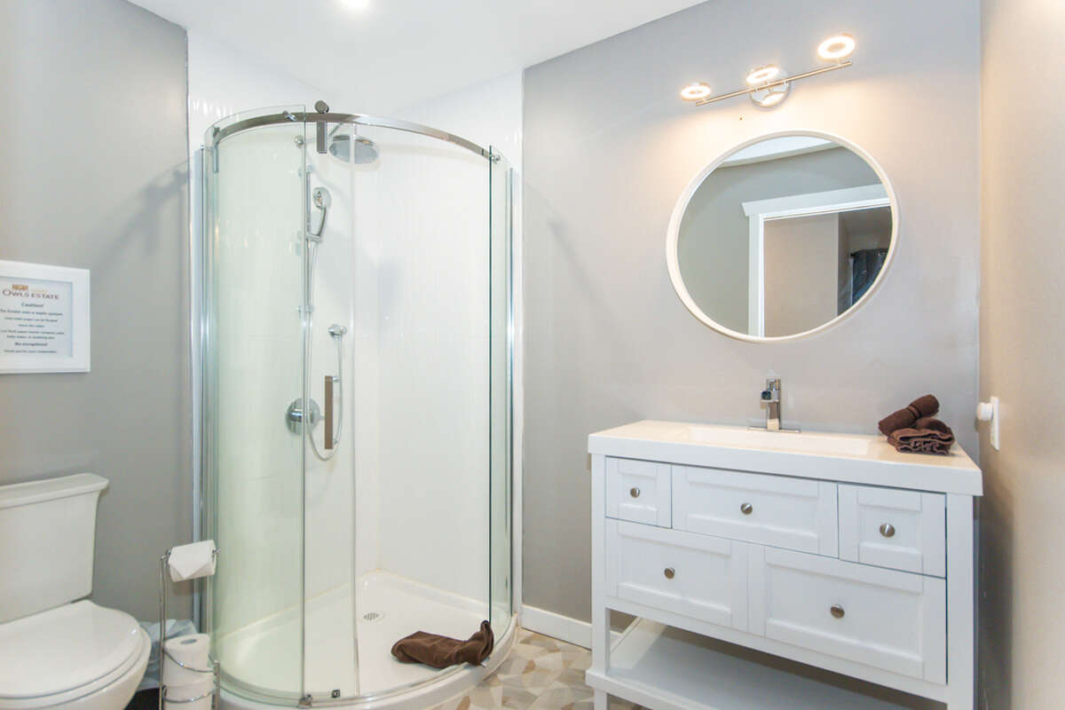 Second bedroom ensuite