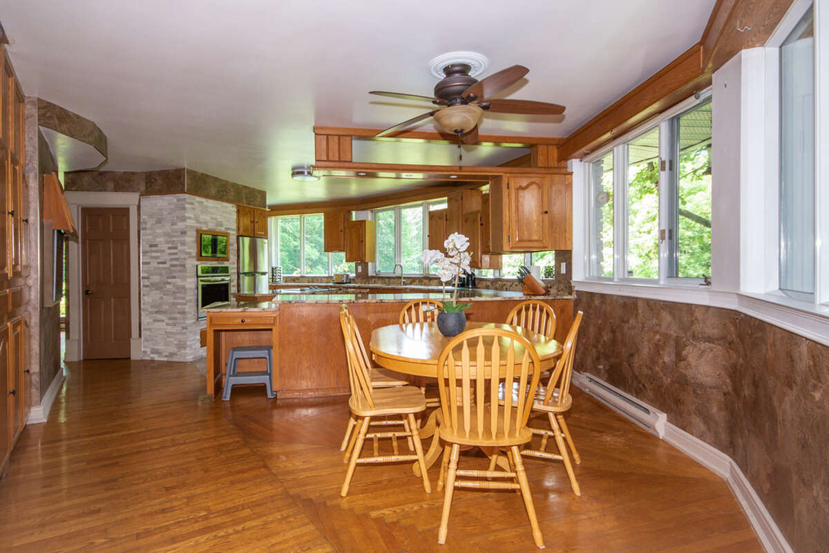 Kitchen with eating area