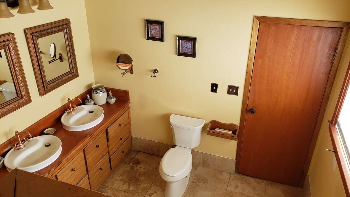 Main Bedroom 4pce Bathroom