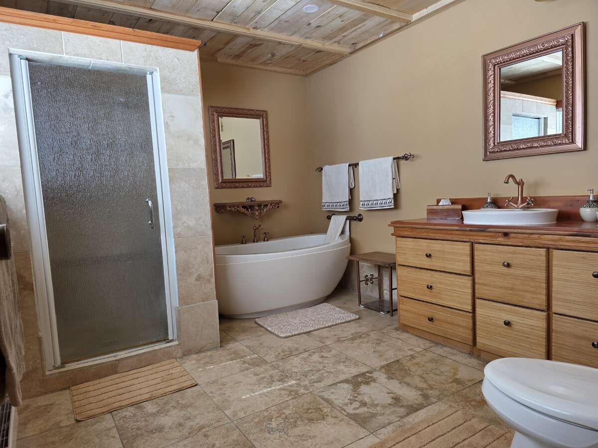 Main Bedroom ensuite Bathroom 4 piece