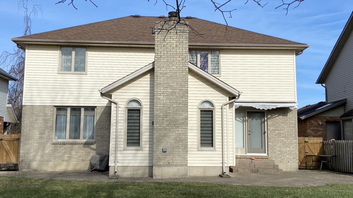 House For Sale in Tecumseh, ON - 3+1 bed, 3 bath