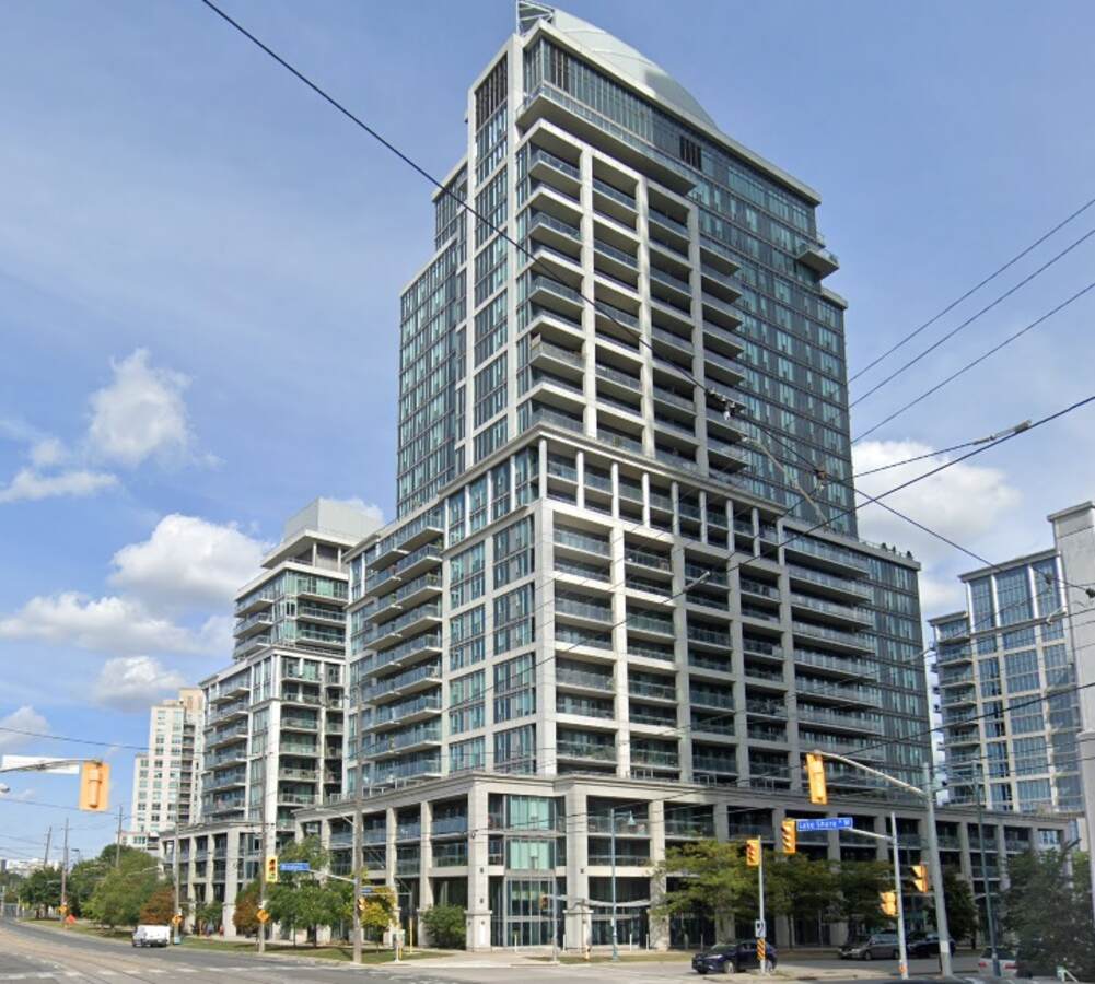 Apartment / Condo For Sale in Toronto, ON - 1 bed, 1 bath