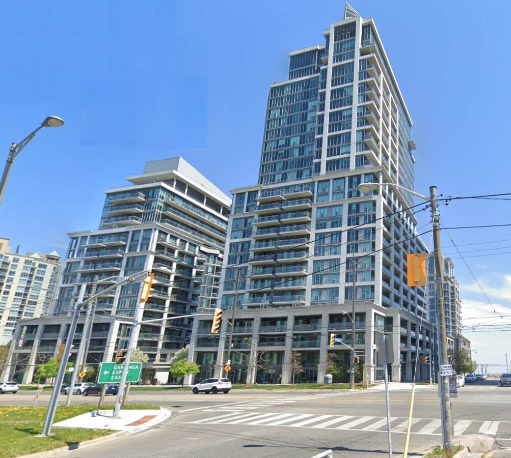 Apartment / Condo For Sale in Toronto, ON - 1 bed, 1 bath