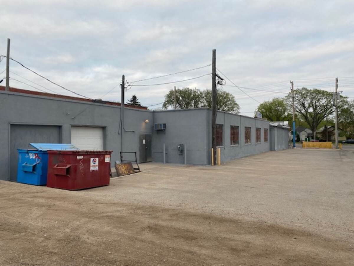 807 2nd Ave N Back Entrance Garage Doors  8'W x 91"H