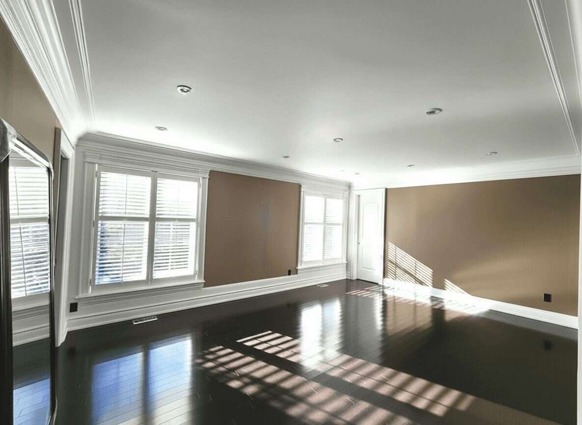 Raised bungalow, recently renovated!