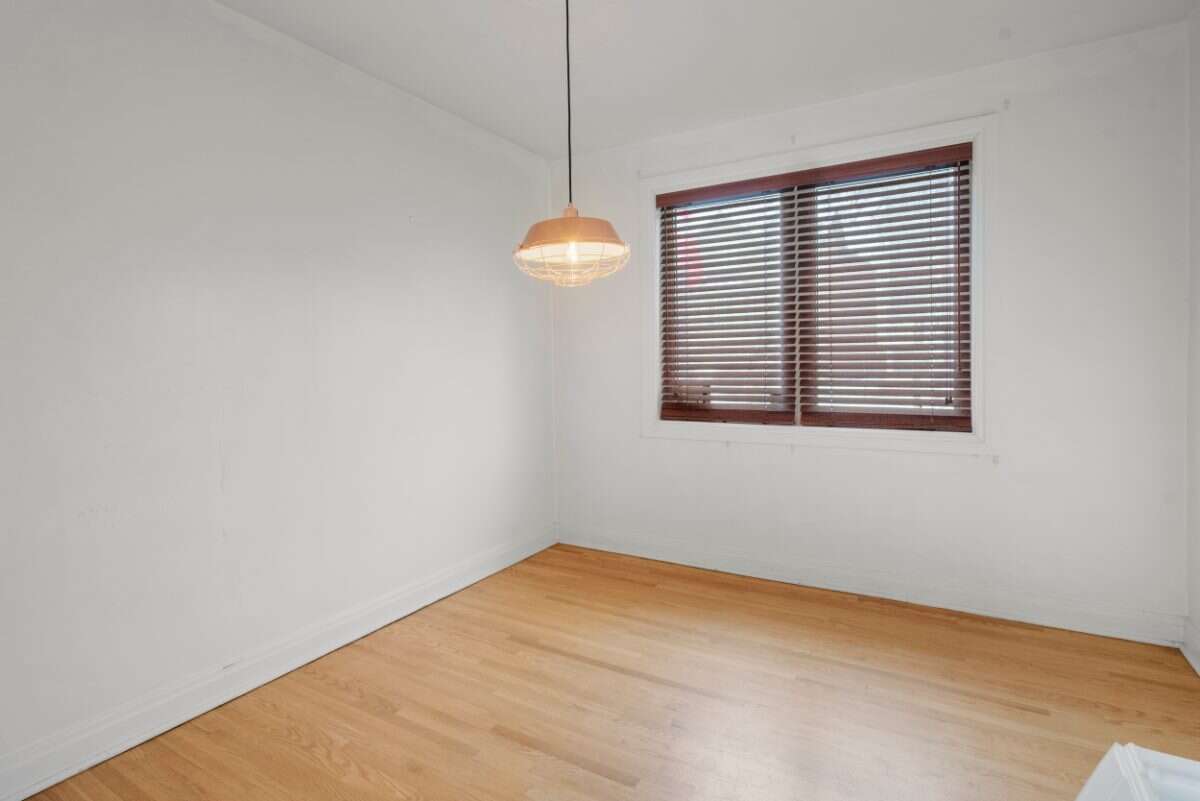 Great location & backing onto a park!