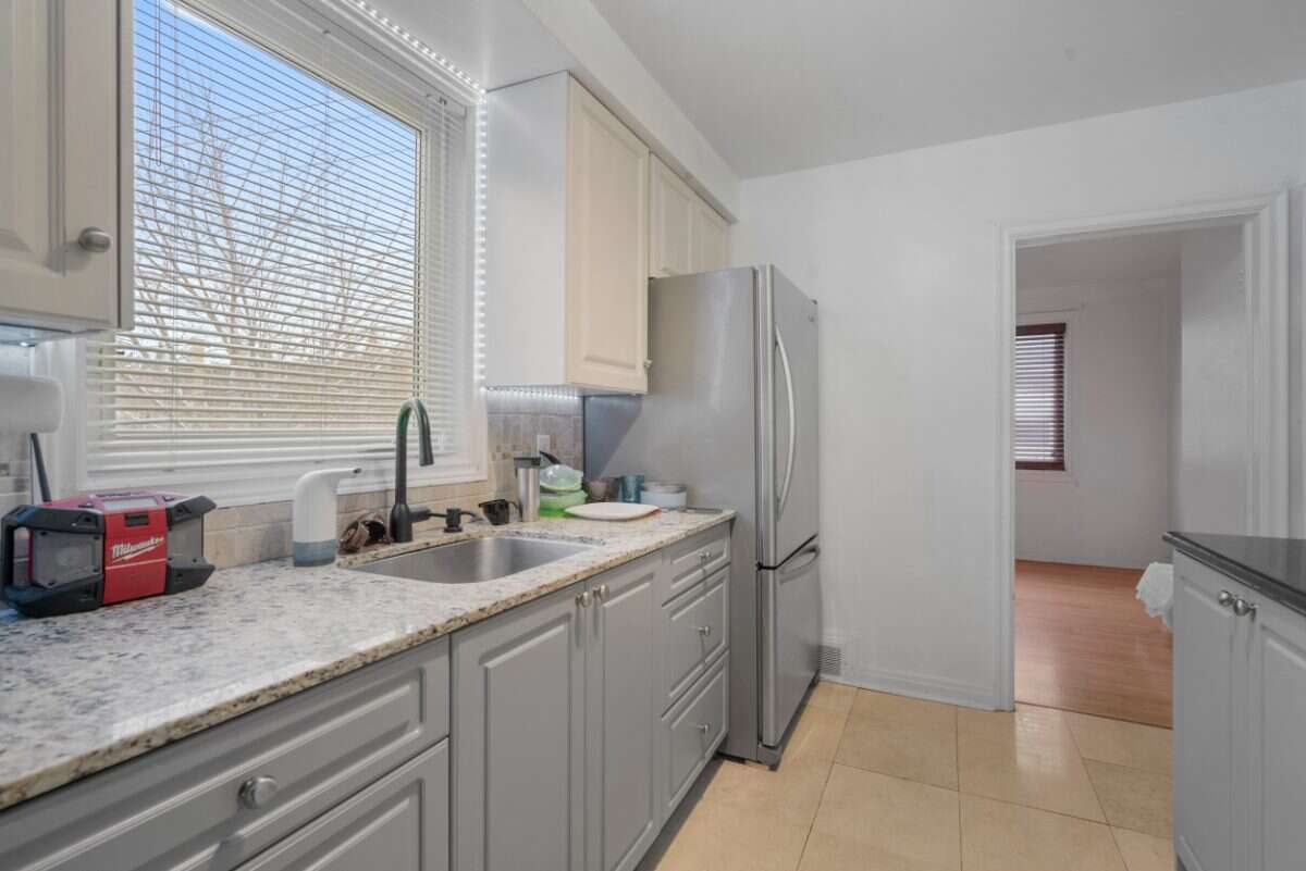 Great location & backing onto a park!