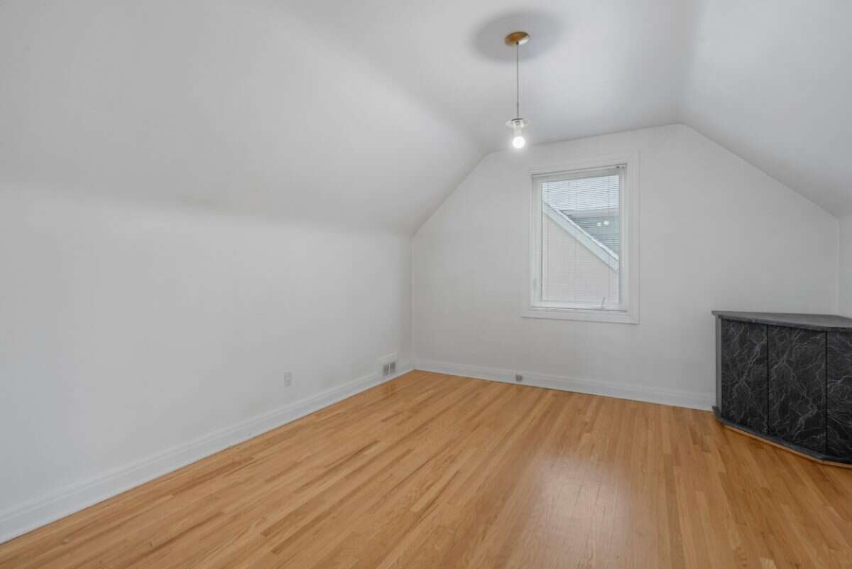 Great location & backing onto a park!