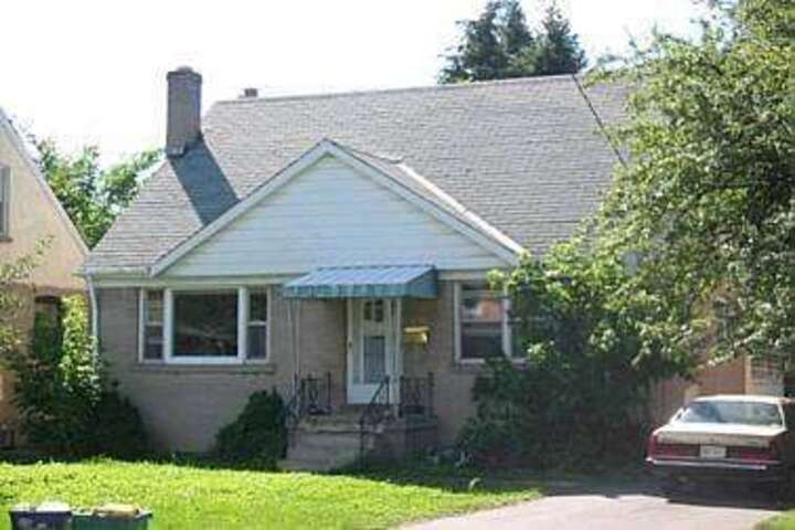 39 Churchill Ave