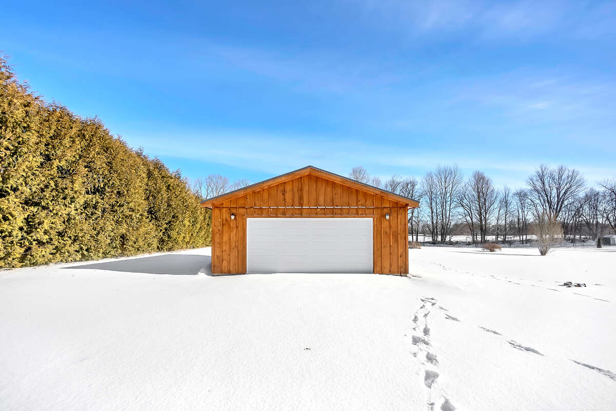 Detached Garage
