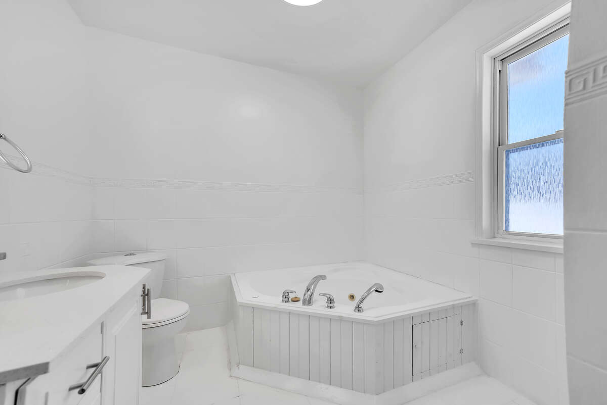 4 piece washroom