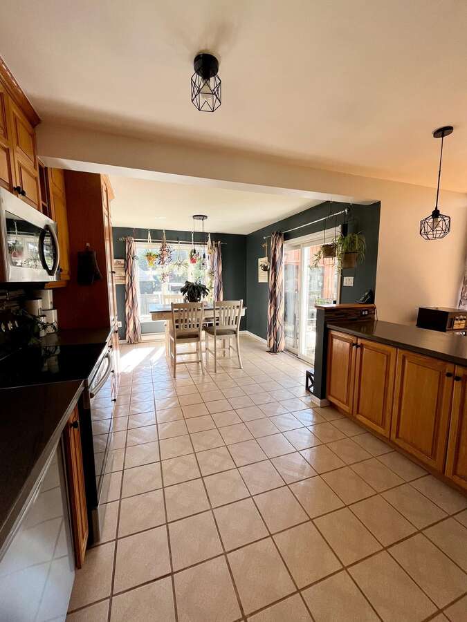 Move-in Ready, Well Kept Home, Close to Everything