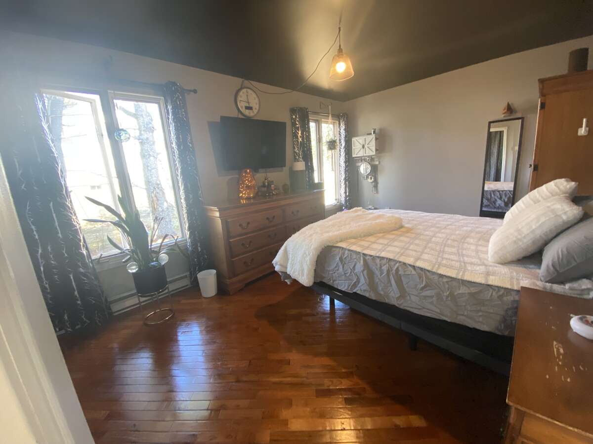 Move-in Ready, Well Kept Home, Close to Everything