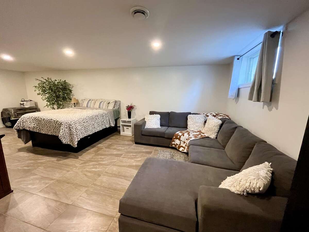 Move-in Ready, Well Kept Home, Close to Everything