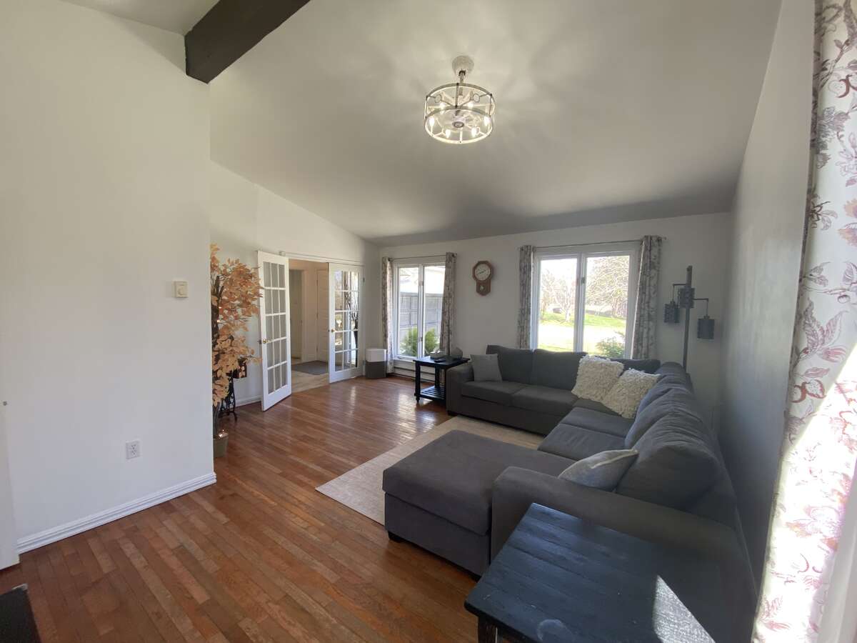 Move-in Ready, Well Kept Home, Close to Everything